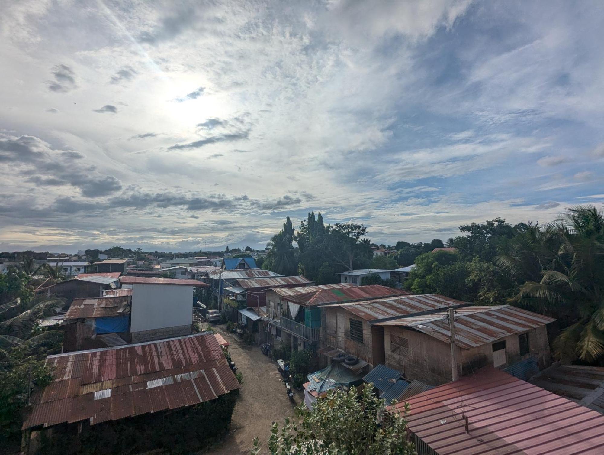 Reicondotel Arezzo Davao City Rum bild